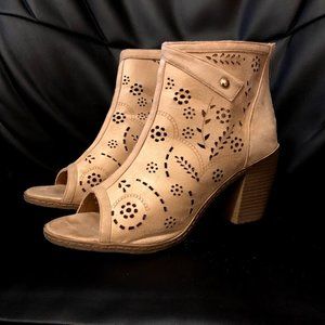 Maurices Open Toe Laser Cut Floral Bootie Size 9.5